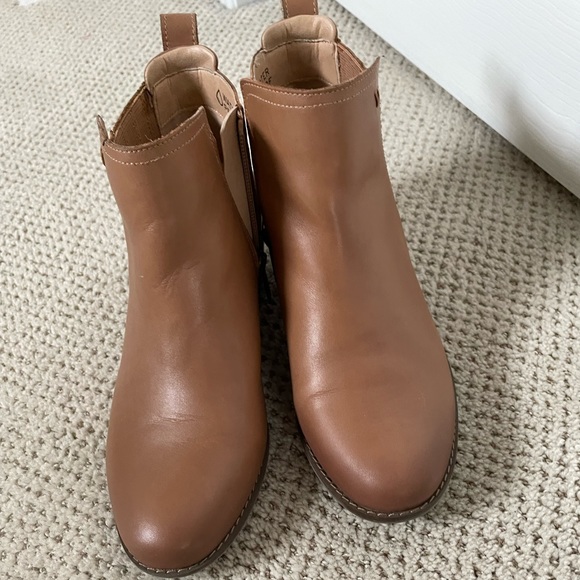 Vionic Shoes - Vionic Waterproof Leather Booties